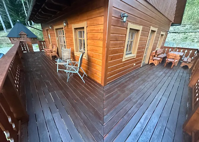Na Leskove 山林小屋 *