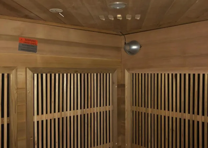 Na Leskove 山林小屋 *