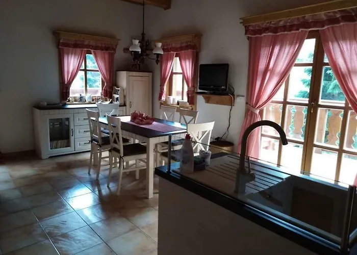 Na Leskove 山林小屋